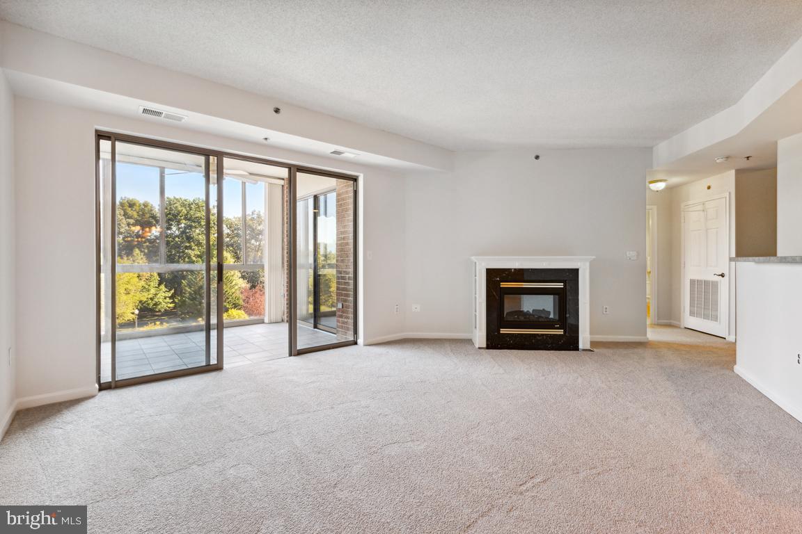 LEISURE WORLD - Residential