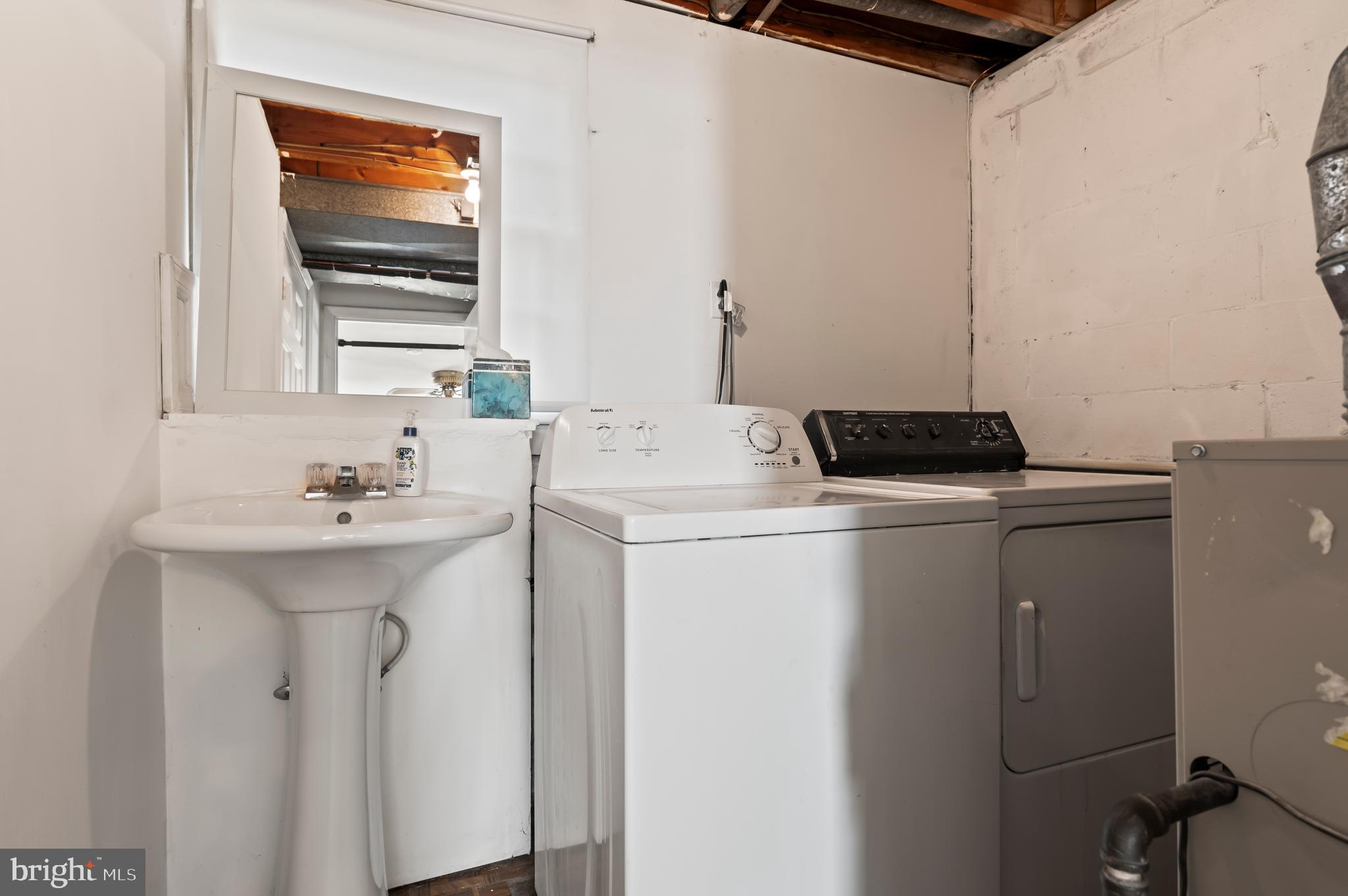 YORK MANOR - Residential