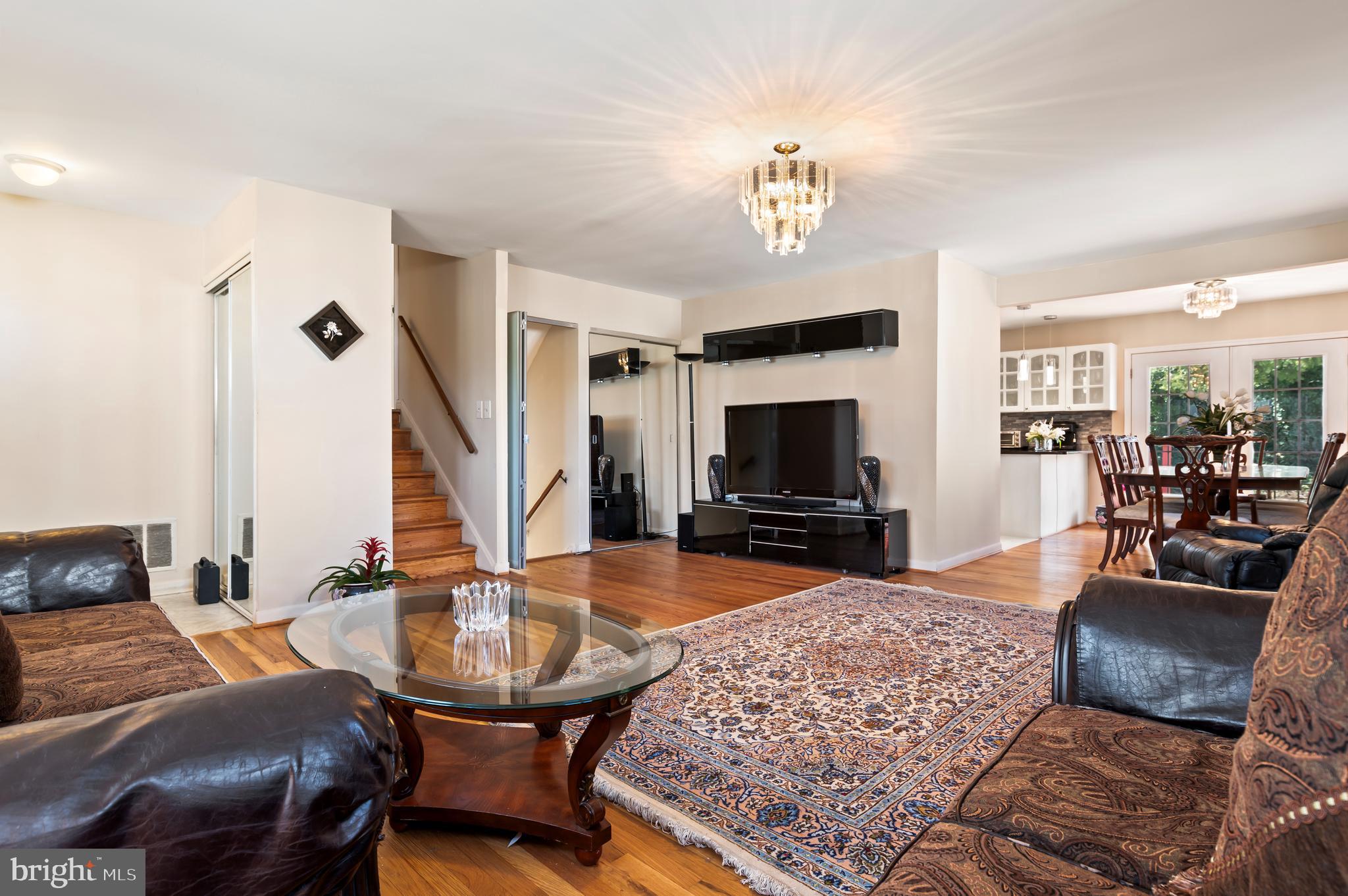 YORK MANOR - Residential