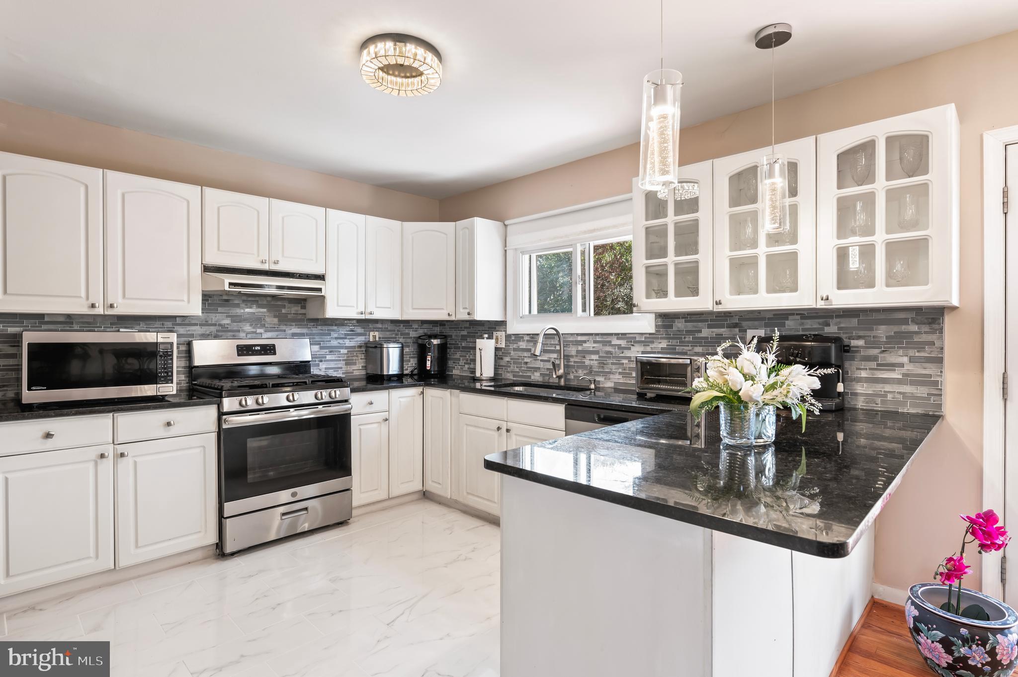 YORK MANOR - Residential