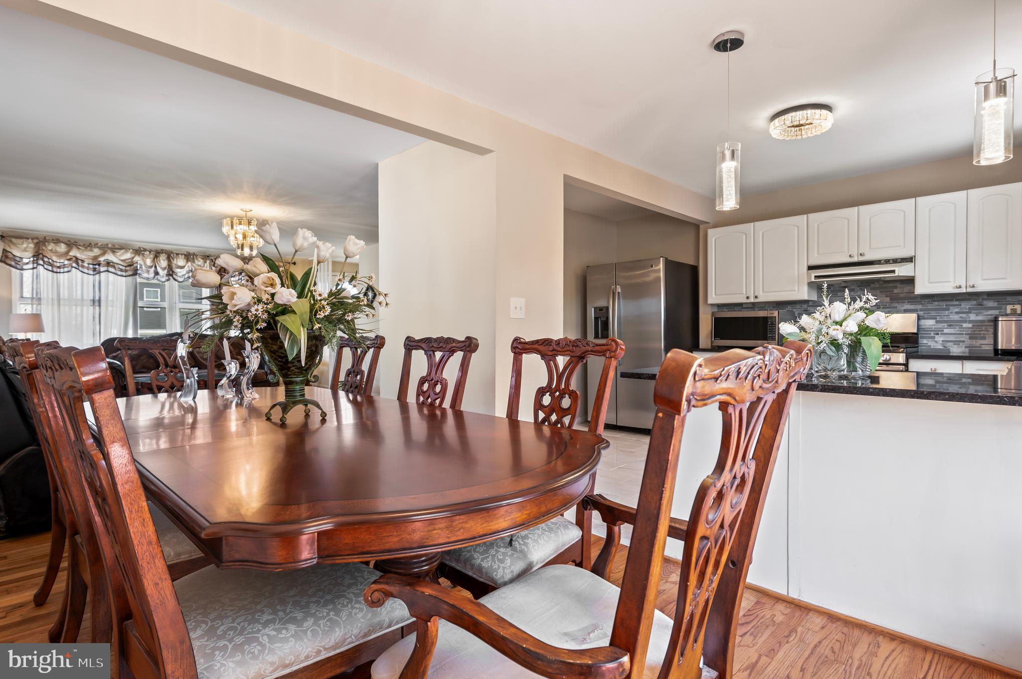 YORK MANOR - Residential