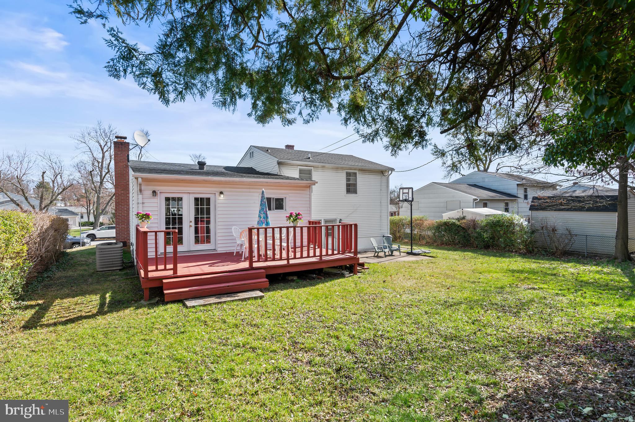 YORK MANOR - Residential