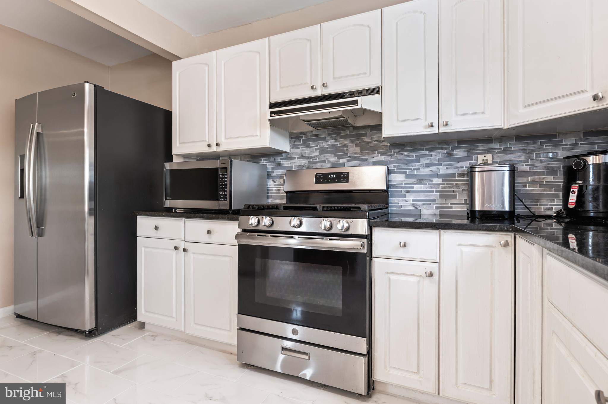 YORK MANOR - Residential