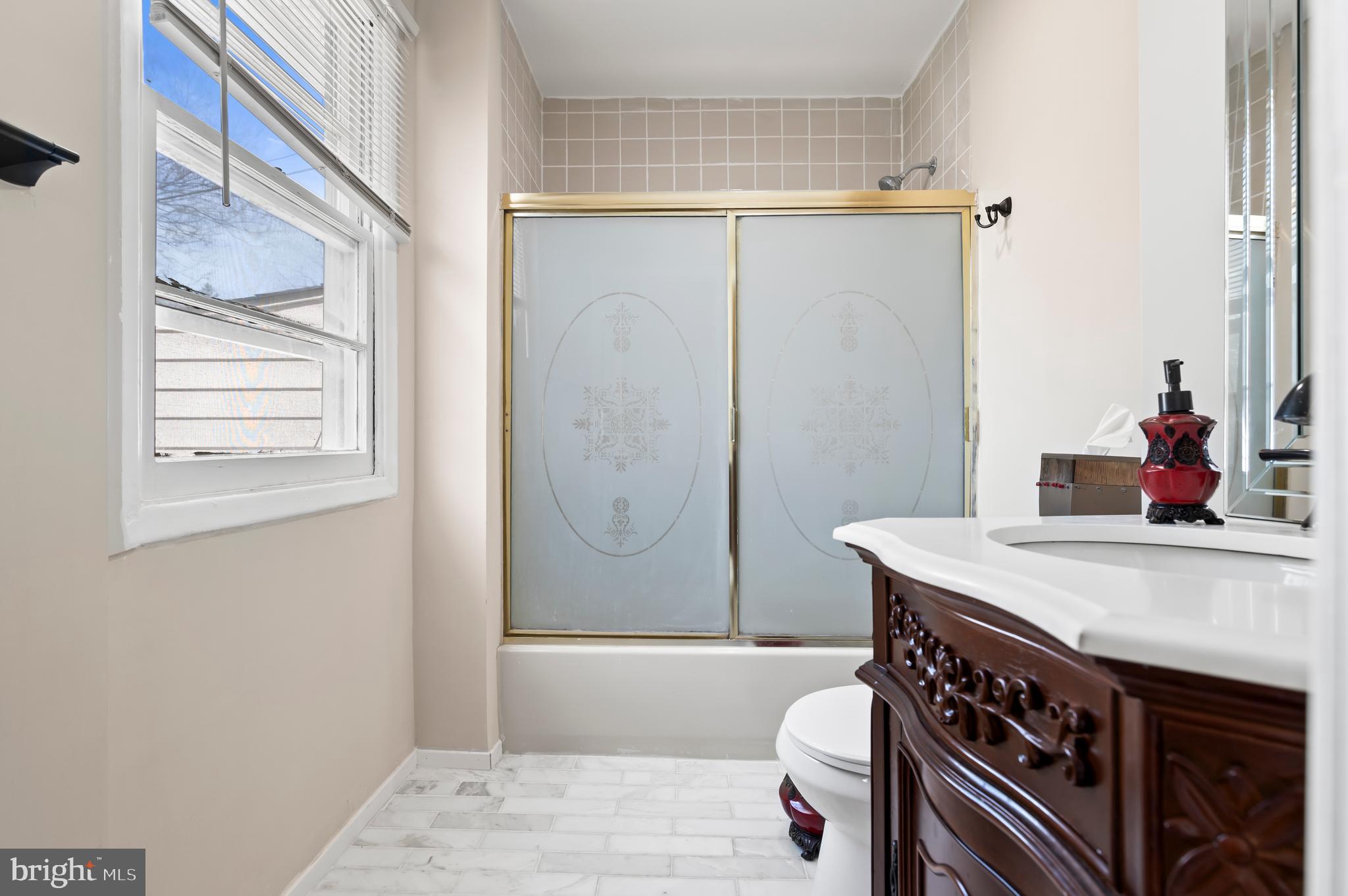 YORK MANOR - Residential