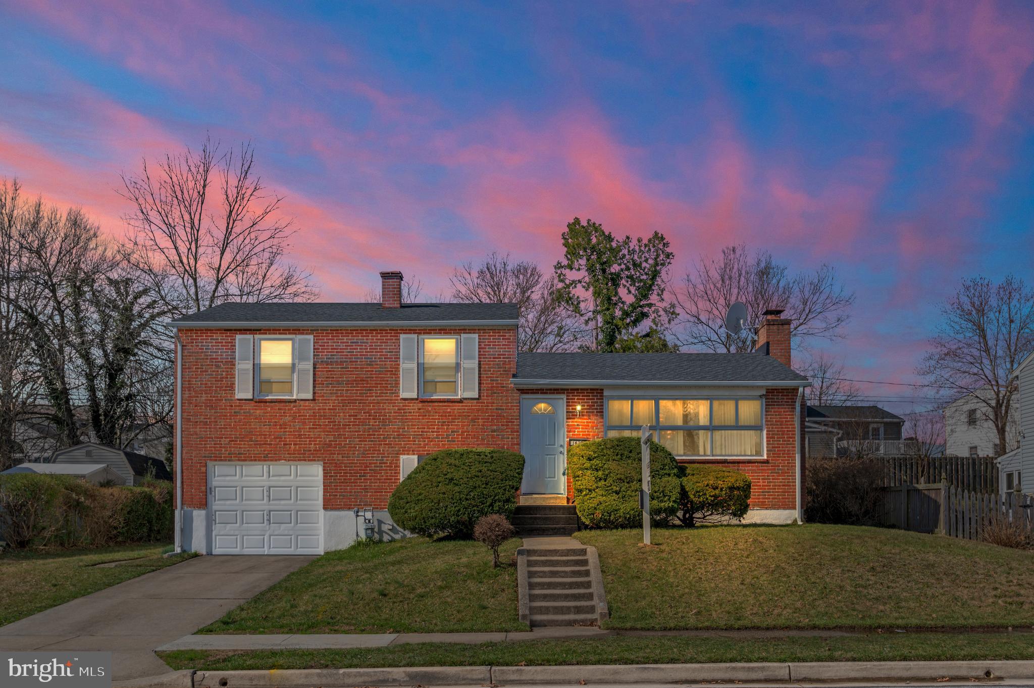 YORK MANOR - Residential