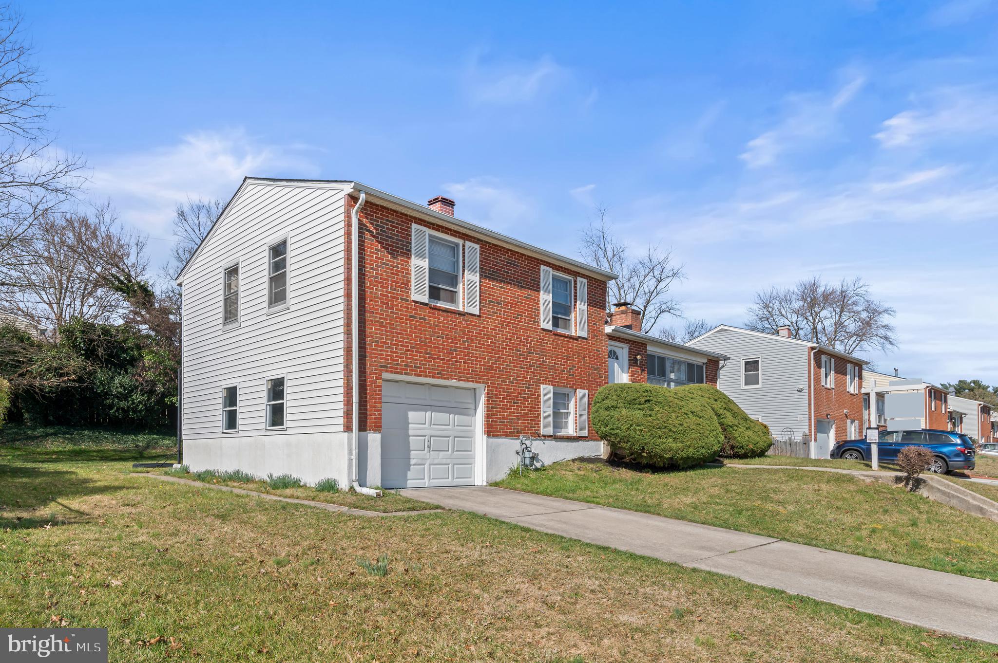 YORK MANOR - Residential