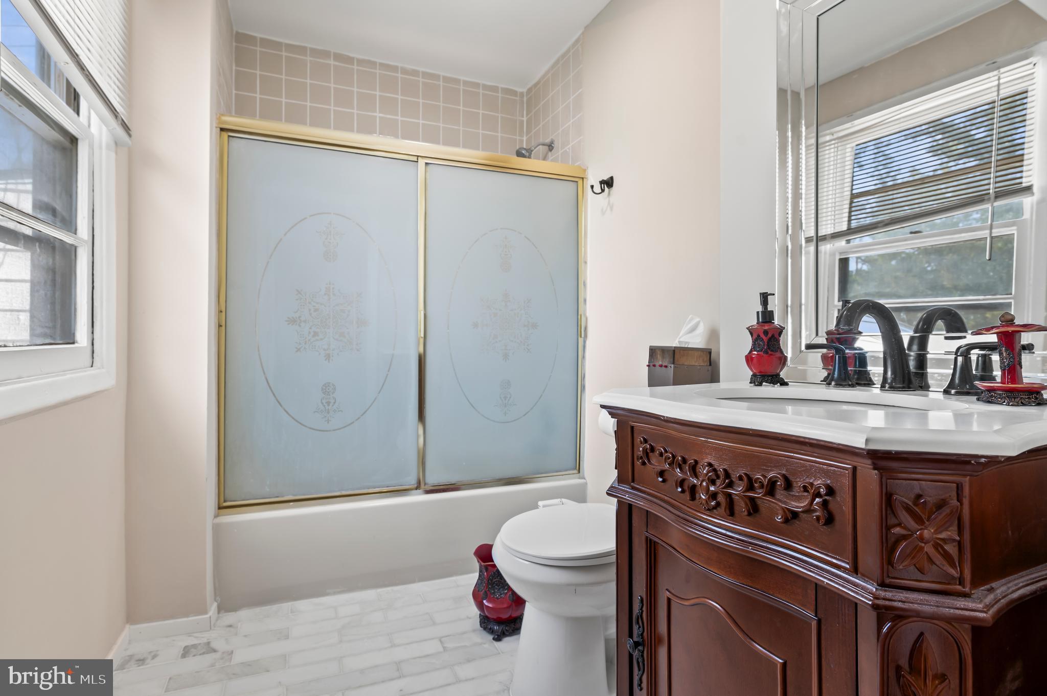 YORK MANOR - Residential