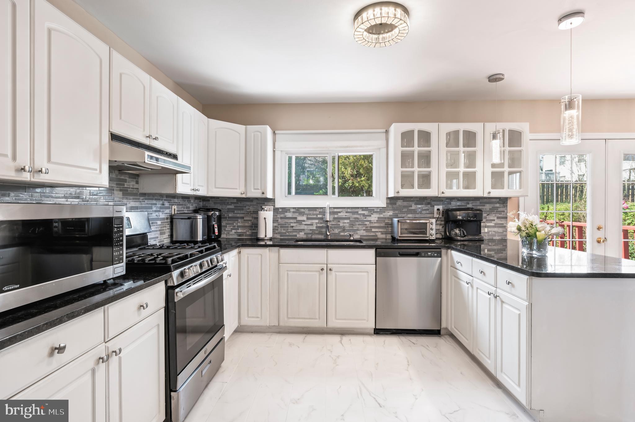 YORK MANOR - Residential