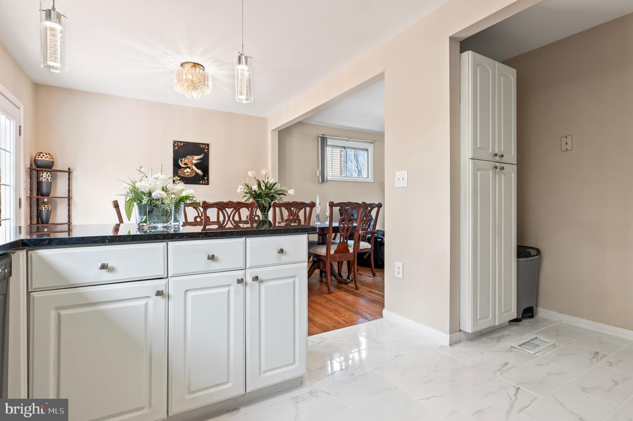 YORK MANOR - Residential