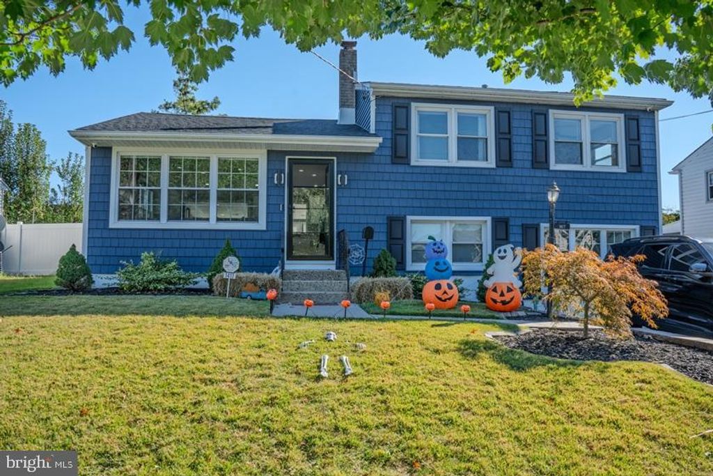 Photo of 1417 Chestnut Avenue, GLOUCESTER CITY, NJ 08030 (MLS # NJCD2103314)