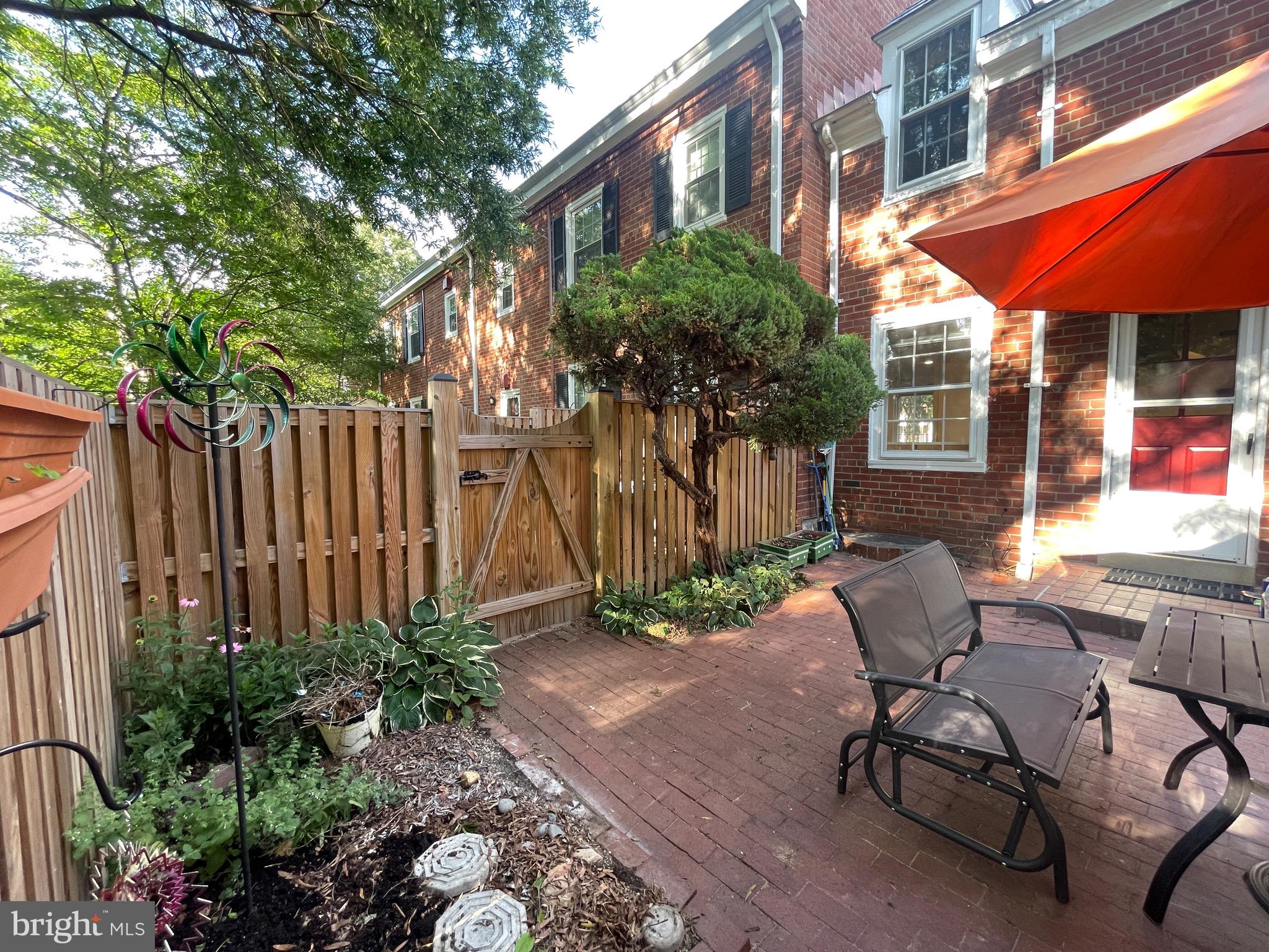 FAIRLINGTON MEADOWS - Residential Lease