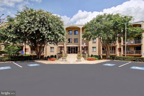 Condo For Sale - 7425 Democracy Boulevard #114<br/> BETHESDA, MD 20817