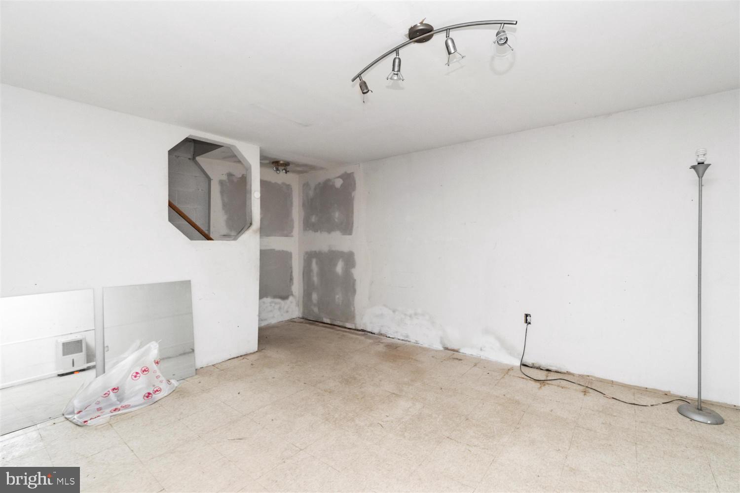 SHETLAND SQUARE - Residential