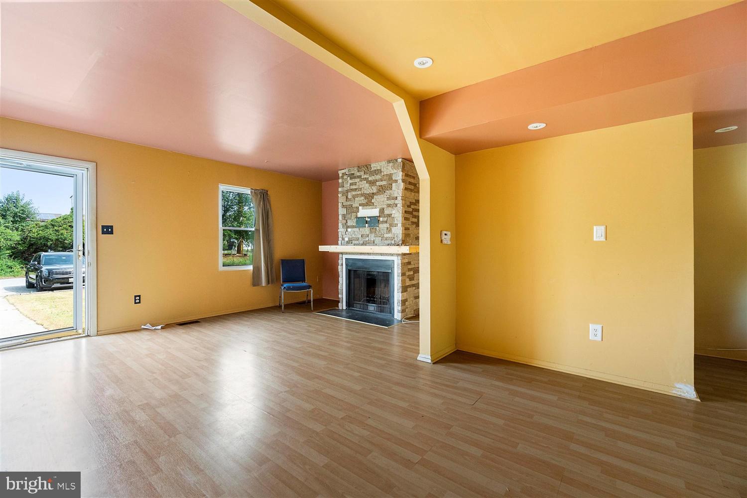 SHETLAND SQUARE - Residential