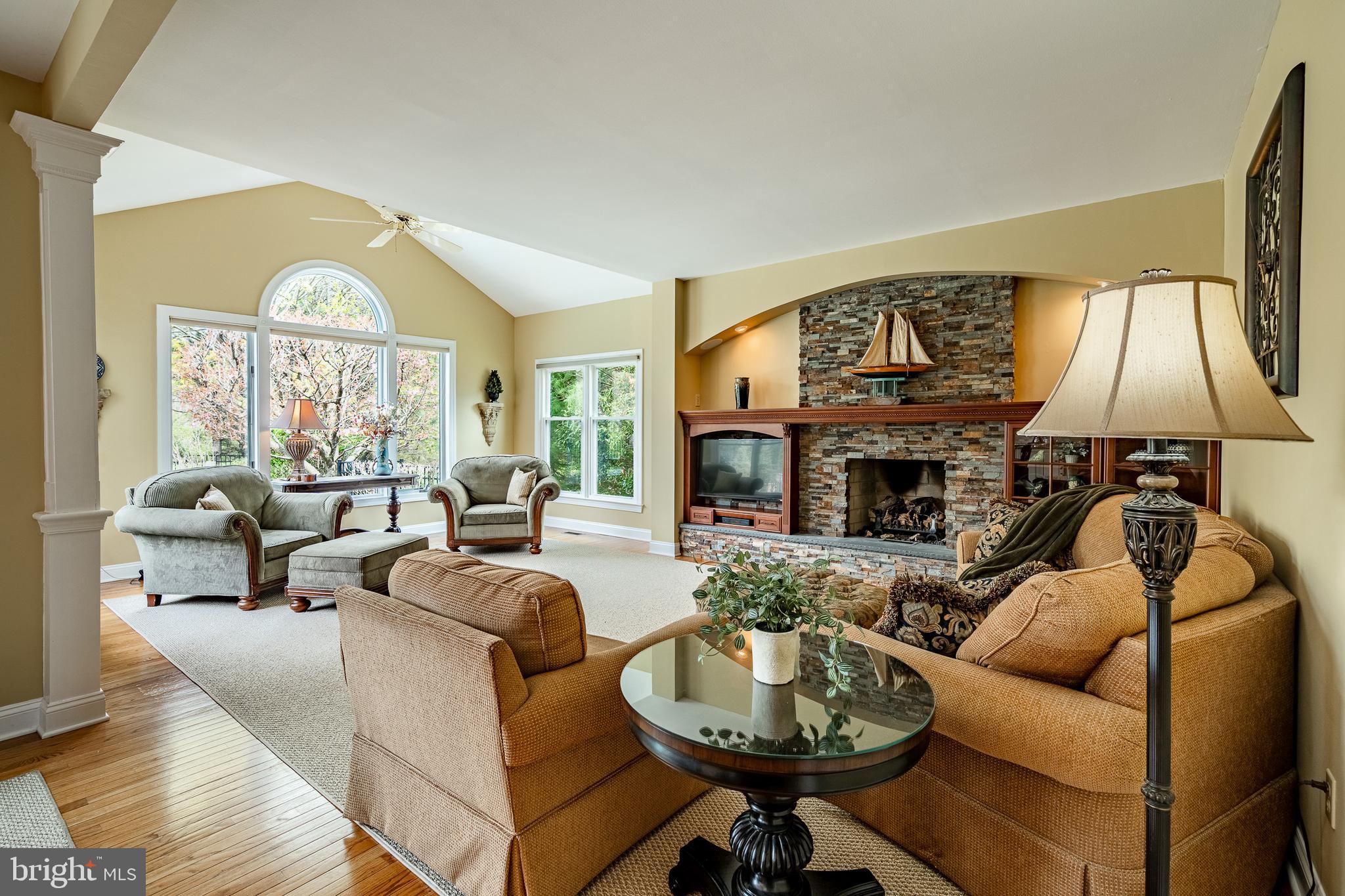 THORNBURY HUNT - Residential