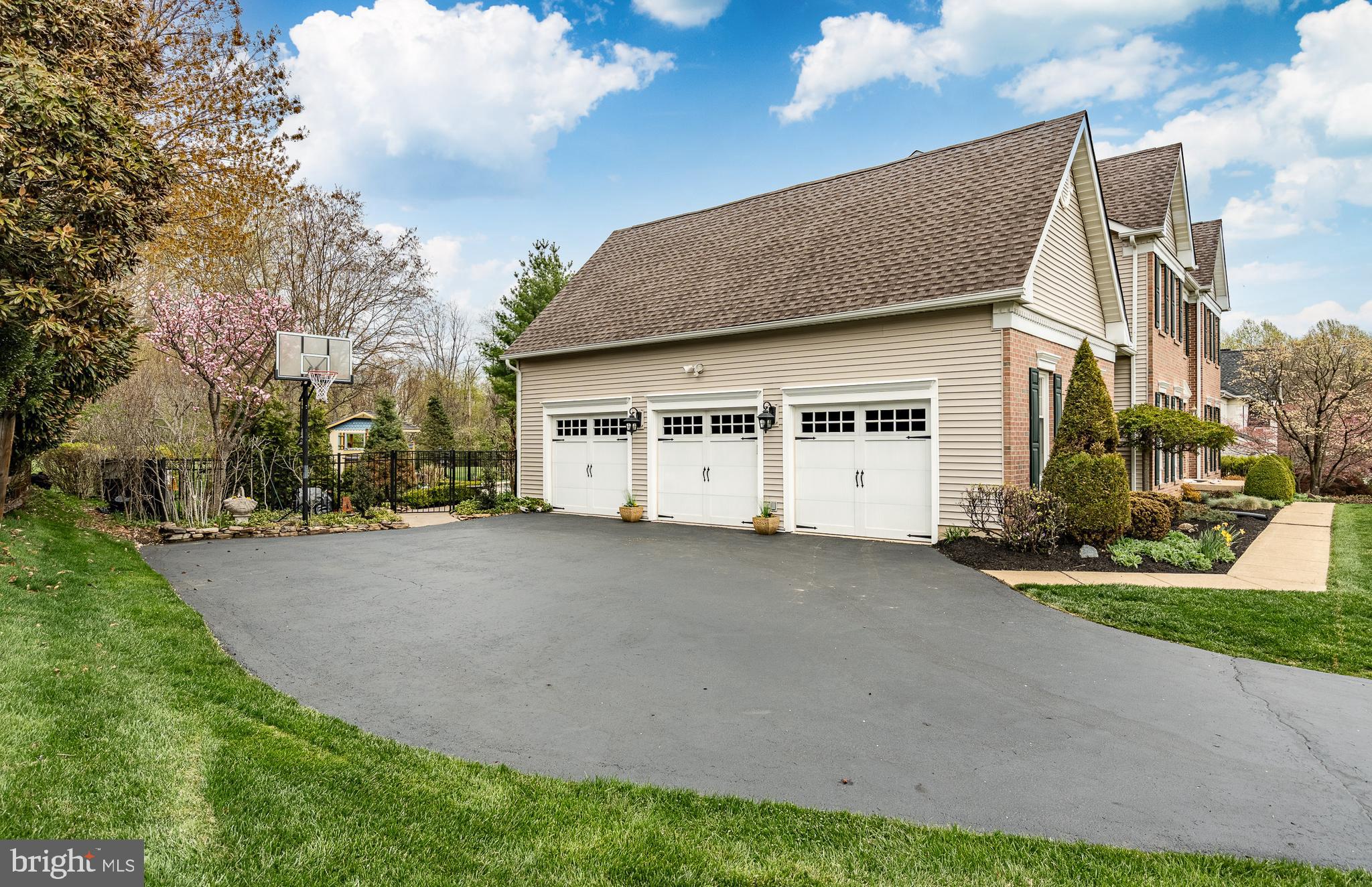 THORNBURY HUNT - Residential