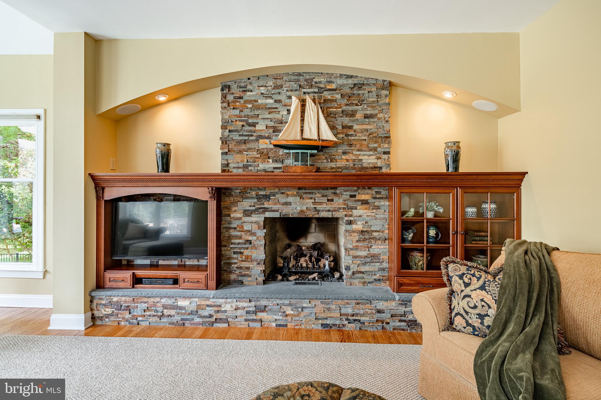 THORNBURY HUNT - Residential