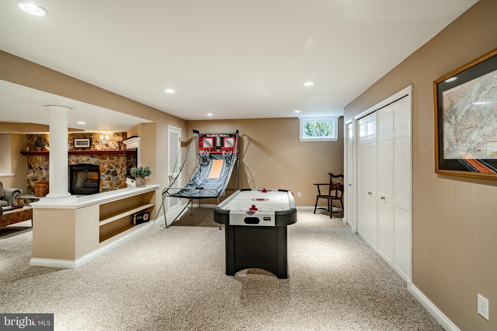 THORNBURY HUNT - Residential