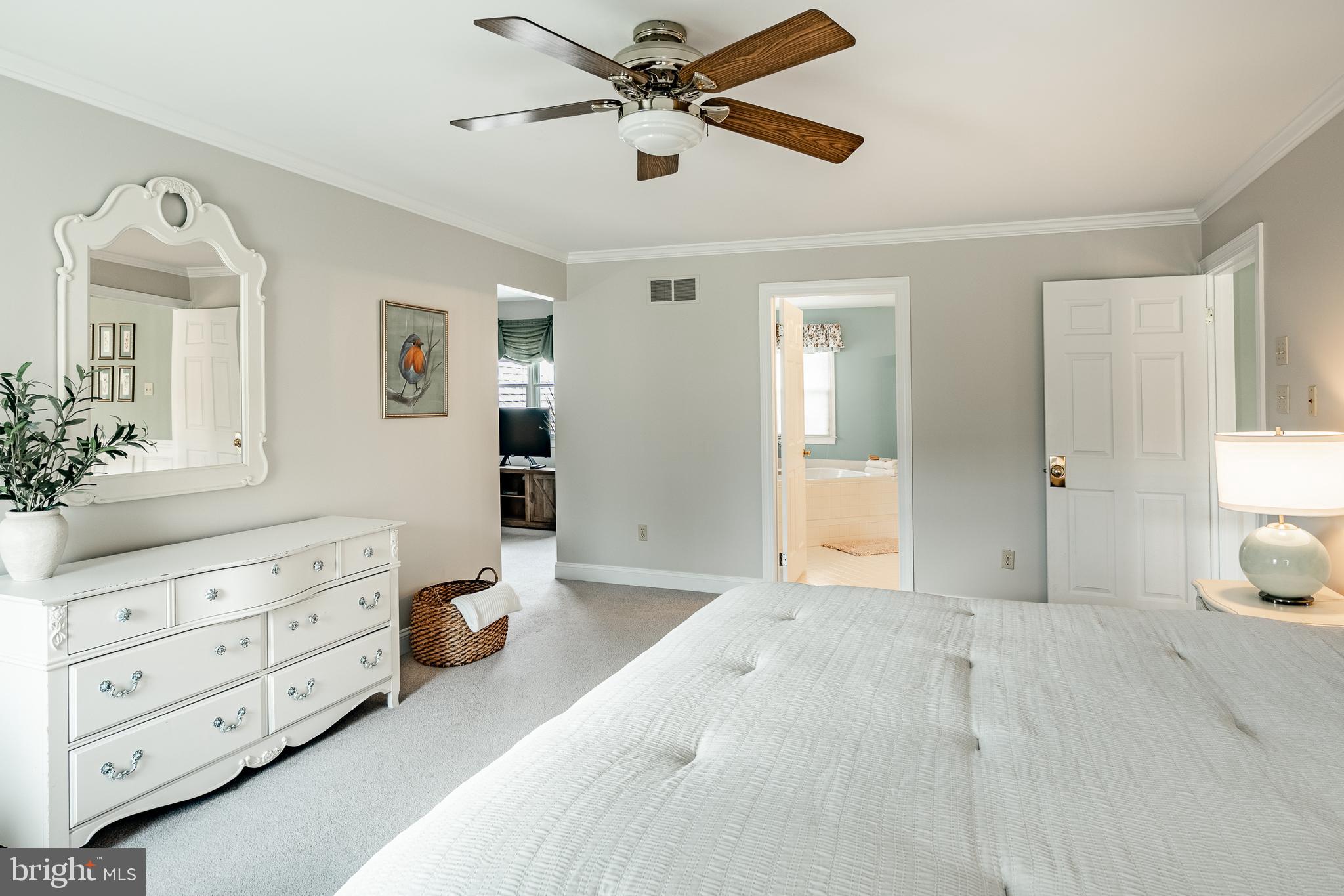 THORNBURY HUNT - Residential