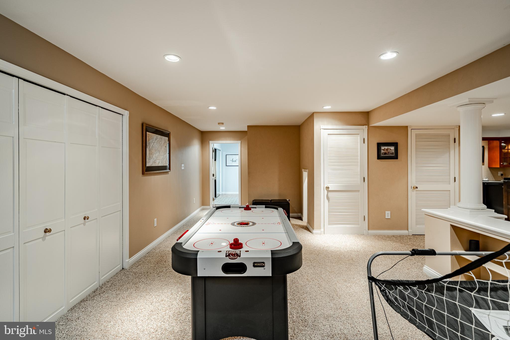 THORNBURY HUNT - Residential