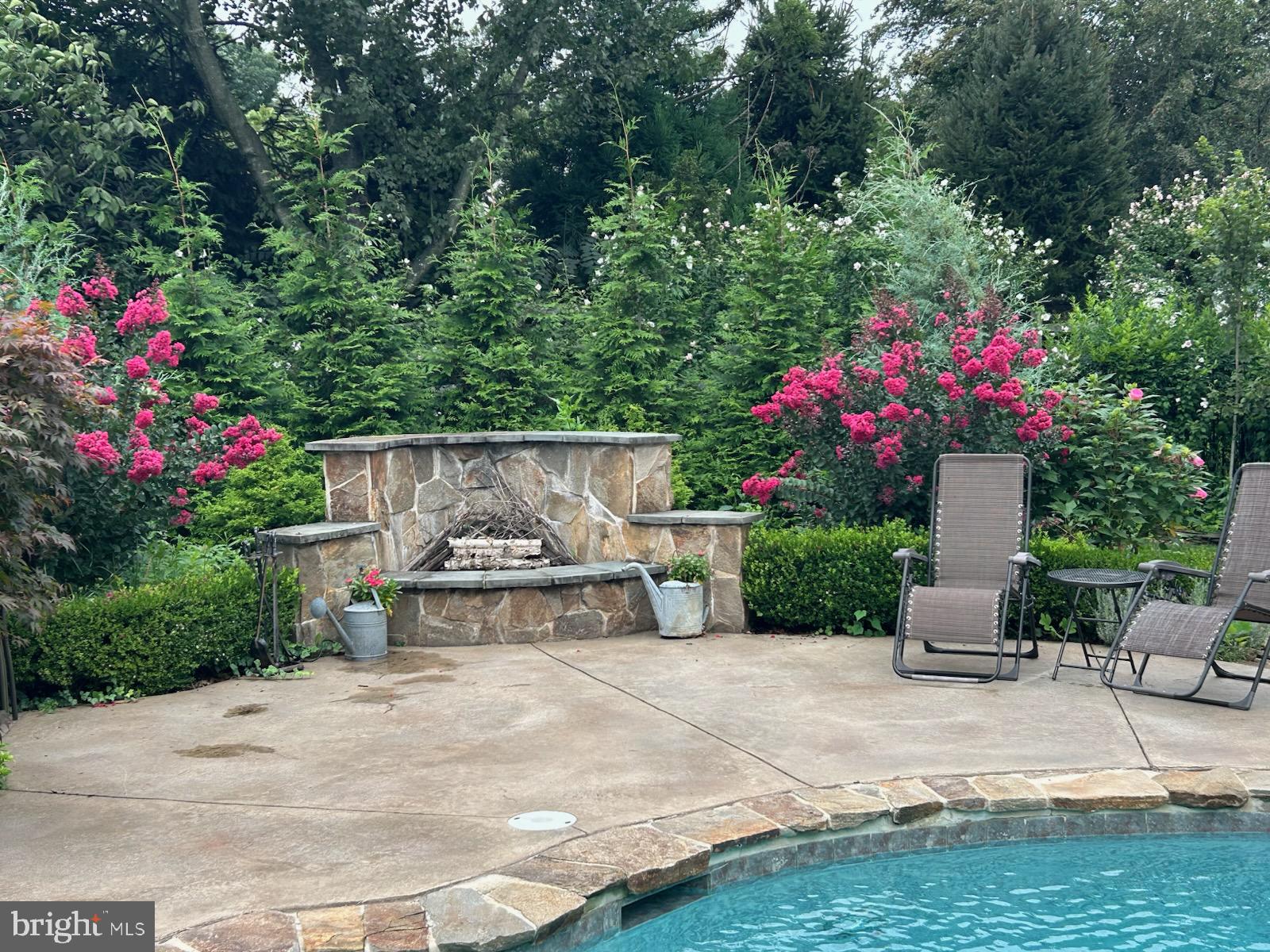 THORNBURY HUNT - Residential