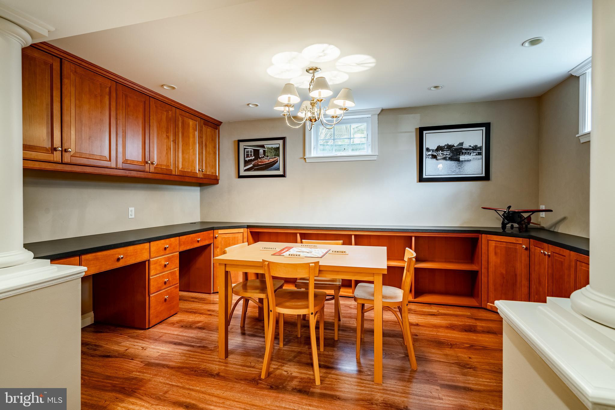 THORNBURY HUNT - Residential