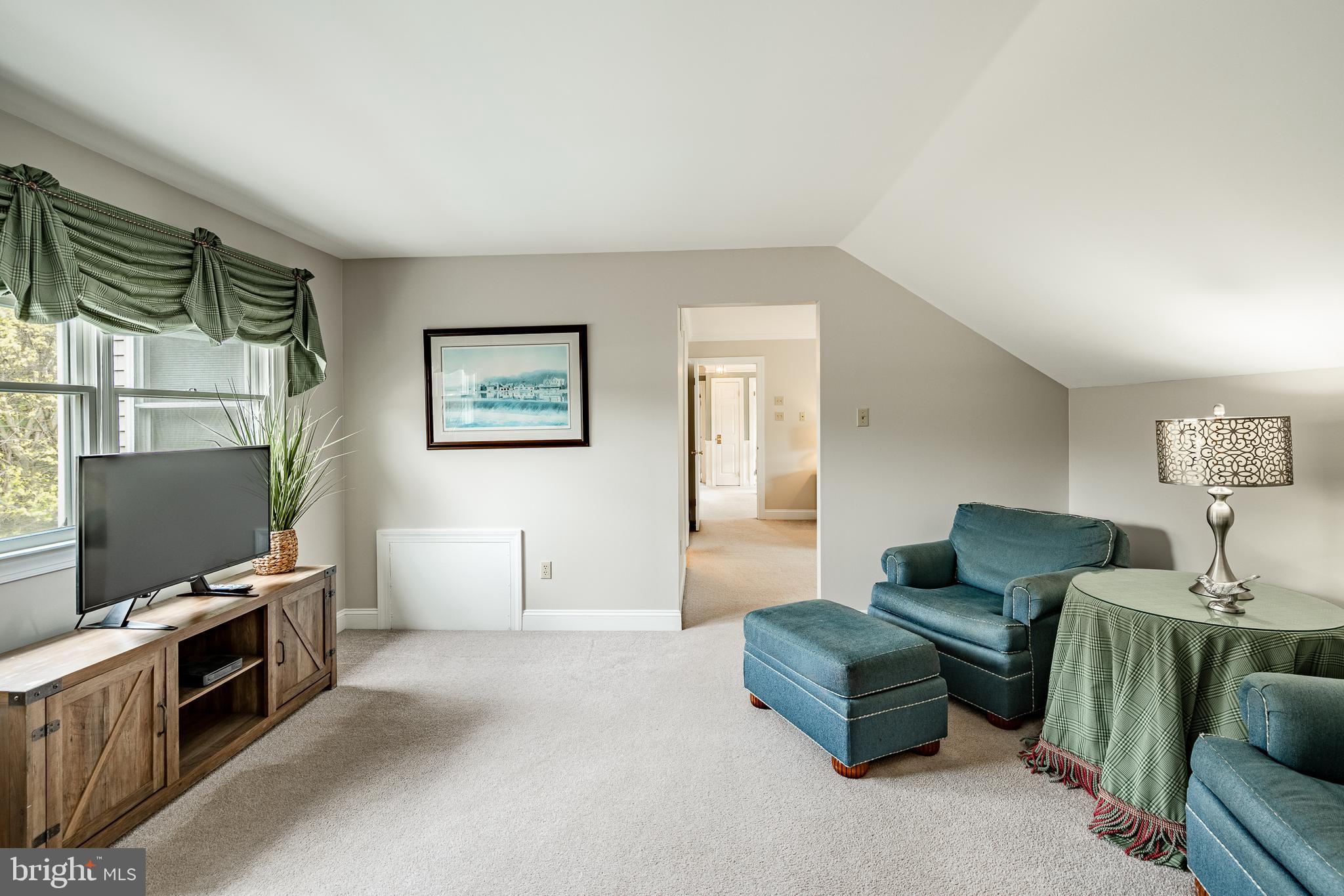 THORNBURY HUNT - Residential