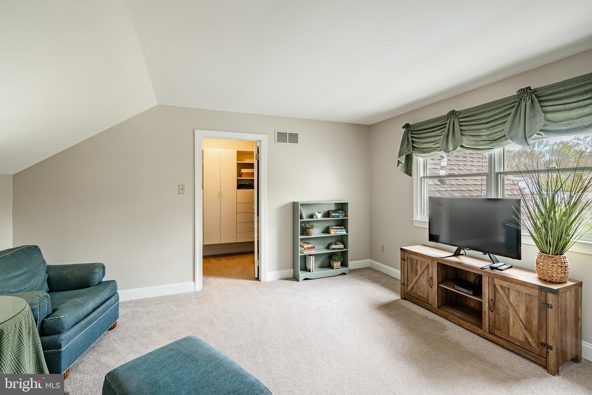 THORNBURY HUNT - Residential