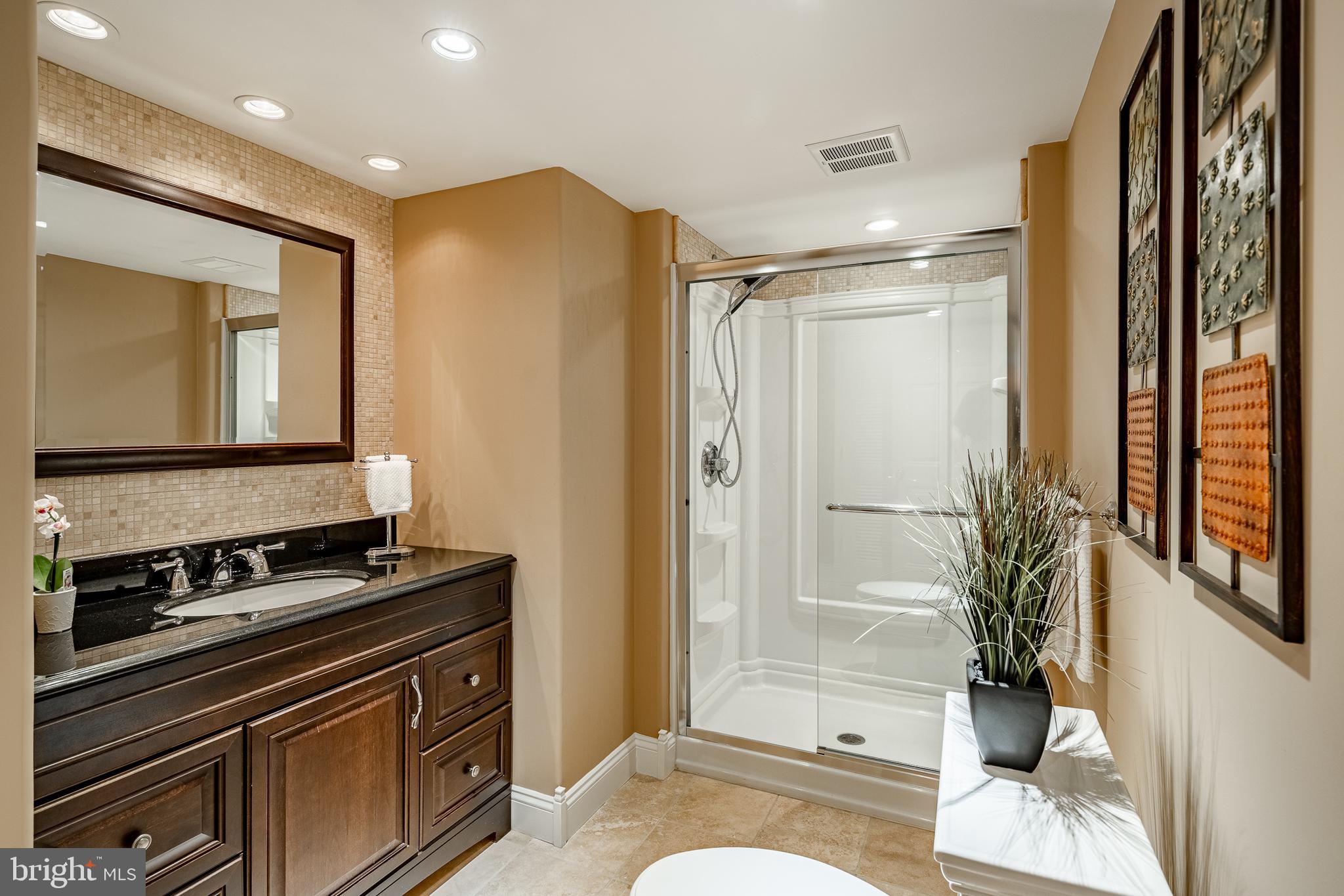 THORNBURY HUNT - Residential