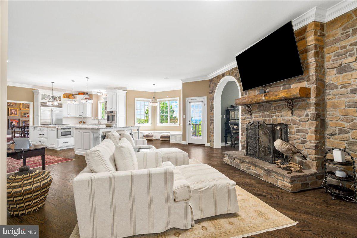12565 STONE CREST CIRCLE