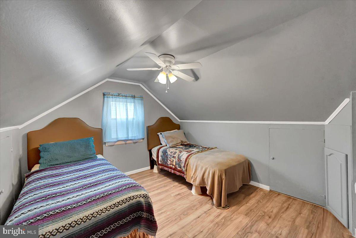 PARK VILLAGE - Residential