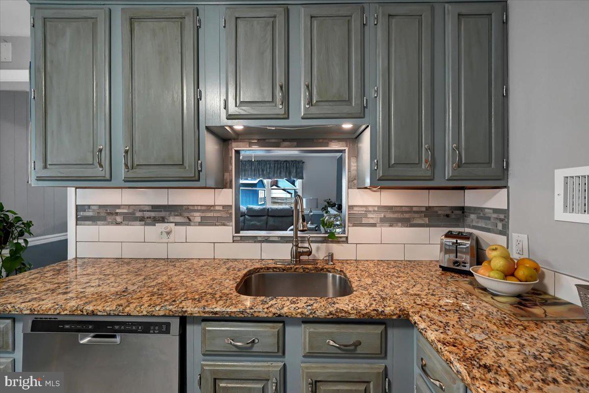 PARK VILLAGE - Residential