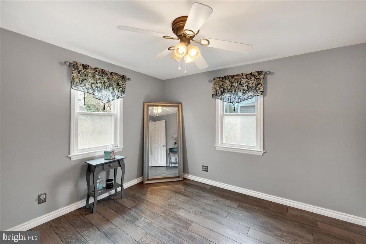 PARK VILLAGE - Residential