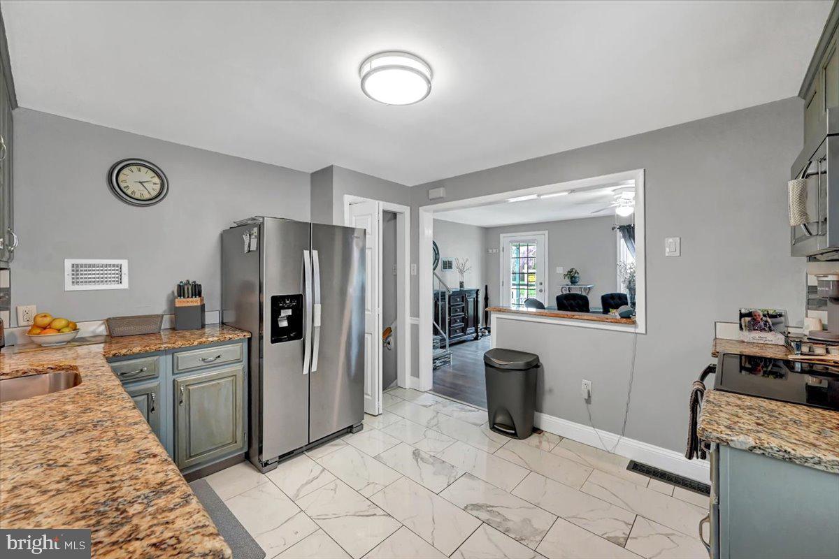 PARK VILLAGE - Residential