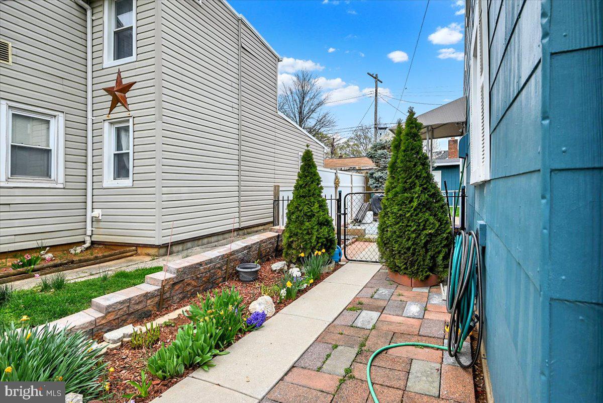 PARK VILLAGE - Residential