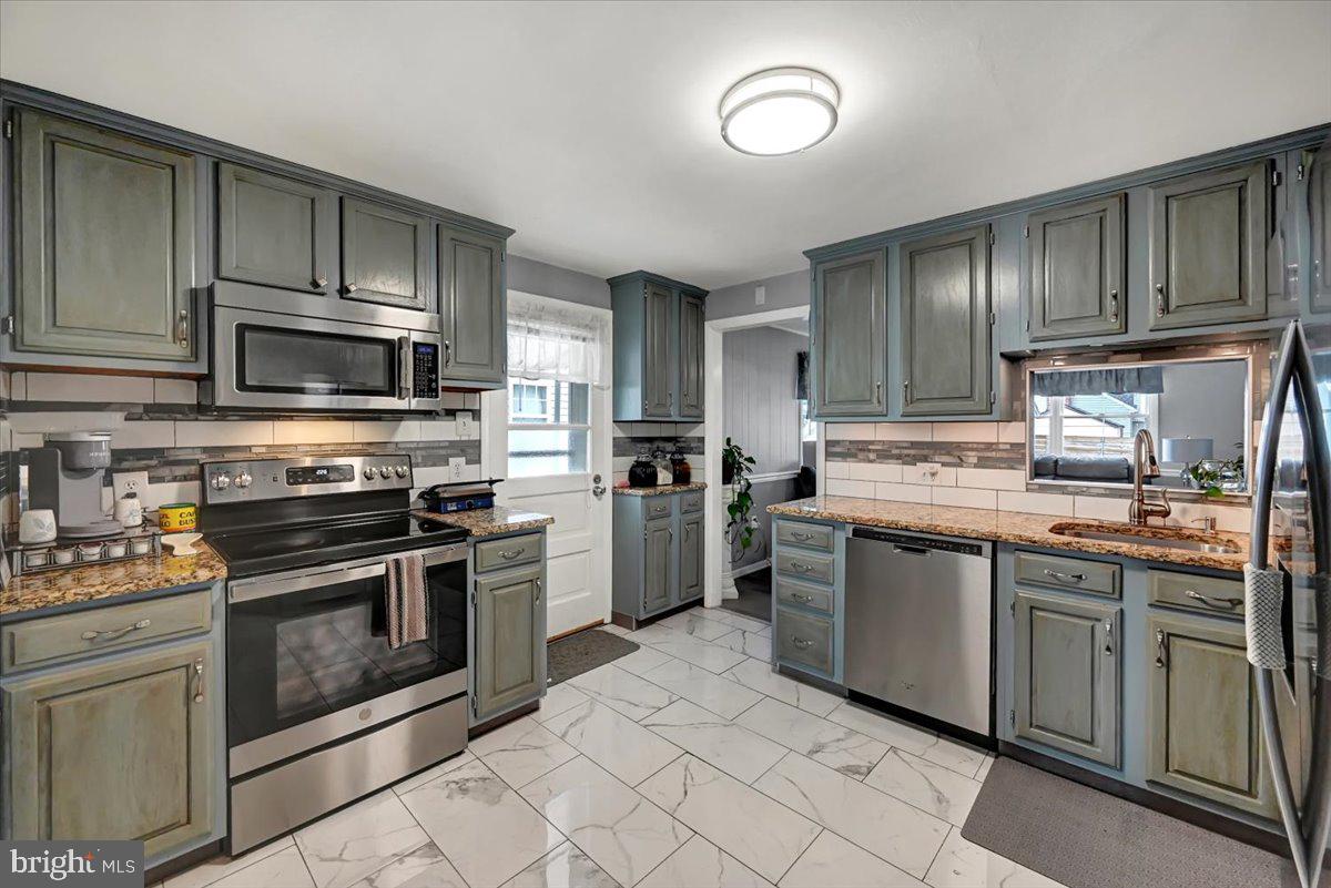 PARK VILLAGE - Residential