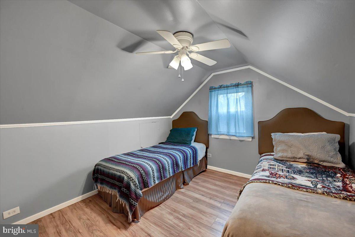 PARK VILLAGE - Residential