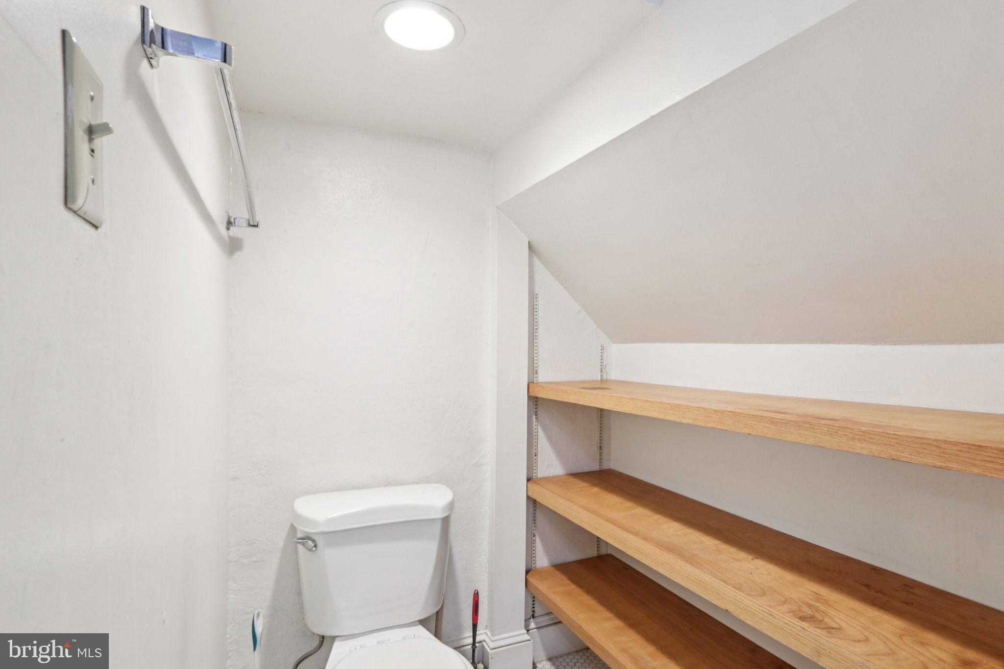 UNIVERSITY CITY - Commercial Sale