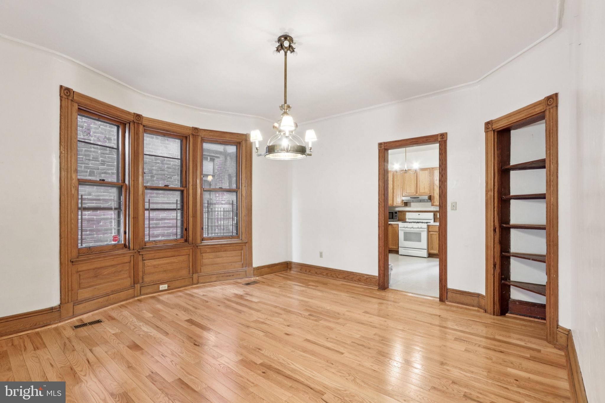 UNIVERSITY CITY - Commercial Sale