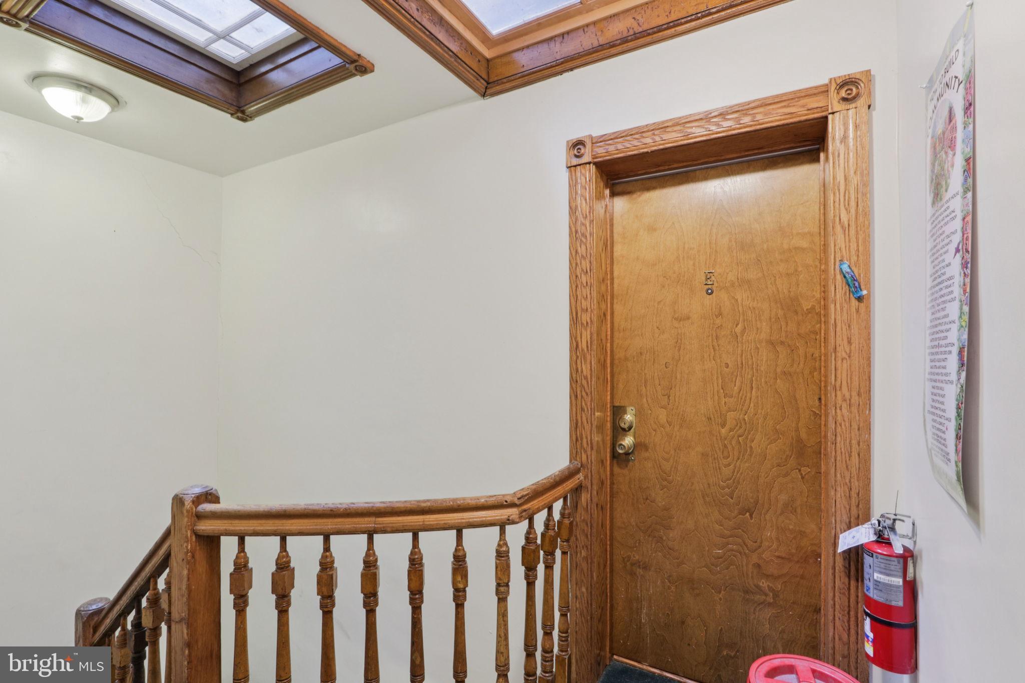 UNIVERSITY CITY - Commercial Sale