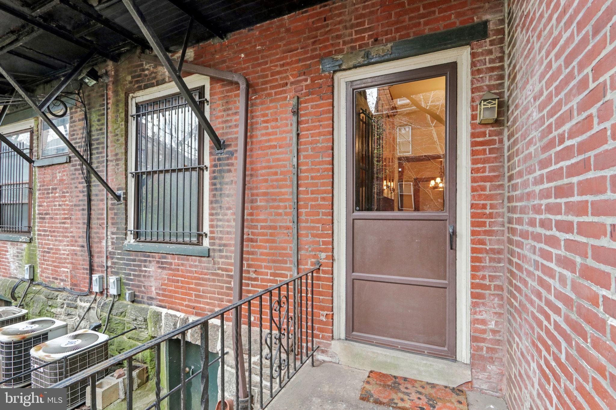 UNIVERSITY CITY - Commercial Sale