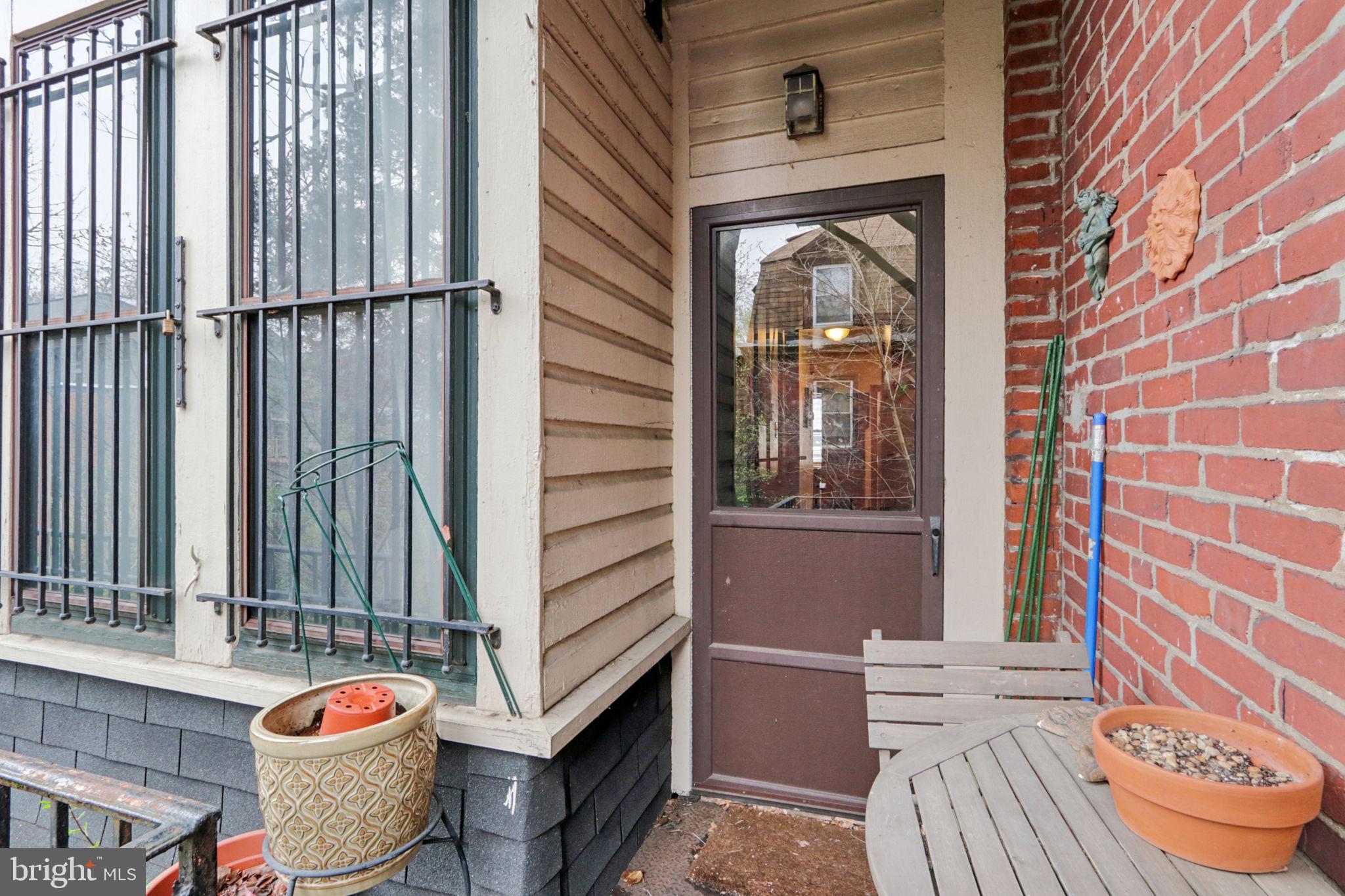 UNIVERSITY CITY - Commercial Sale