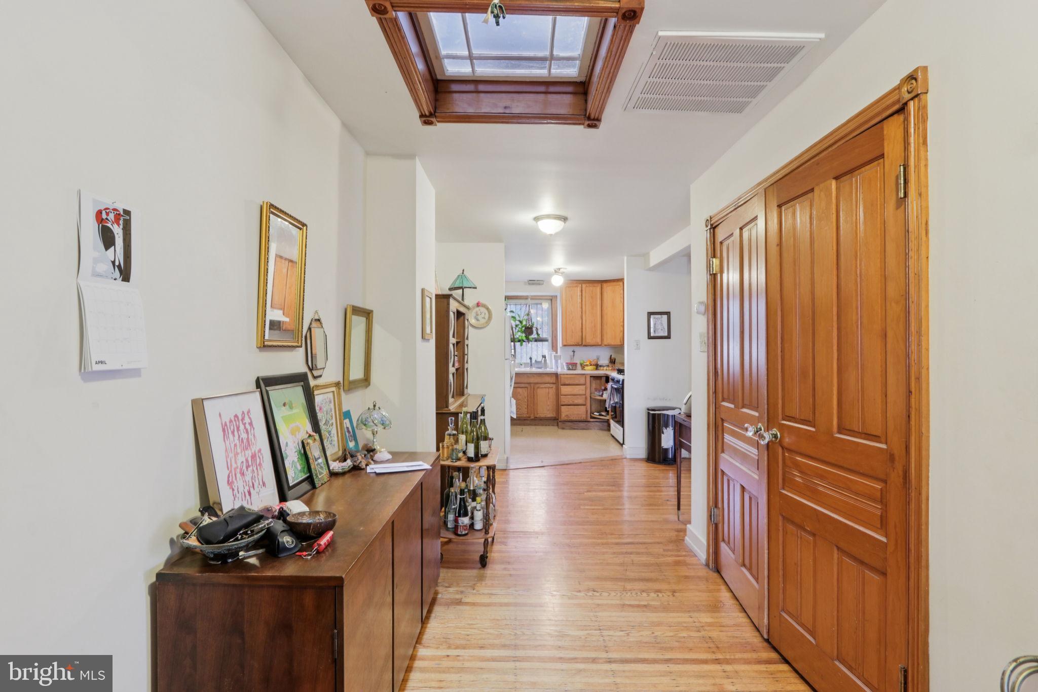 UNIVERSITY CITY - Commercial Sale