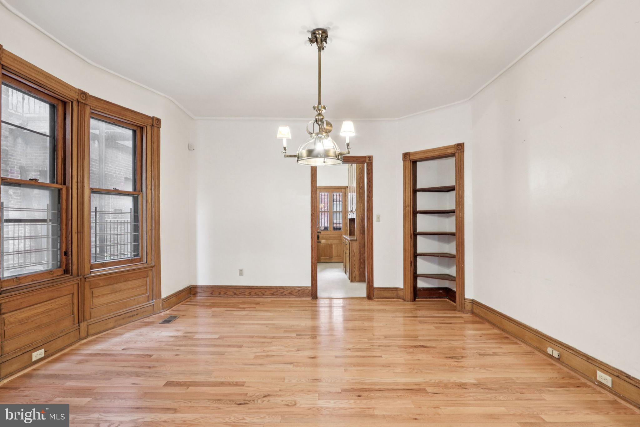 UNIVERSITY CITY - Commercial Sale