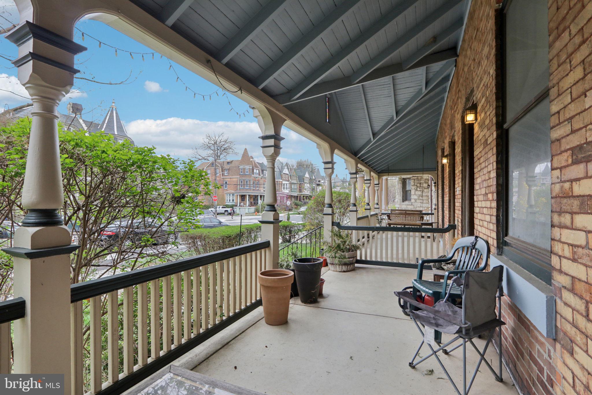 UNIVERSITY CITY - Commercial Sale