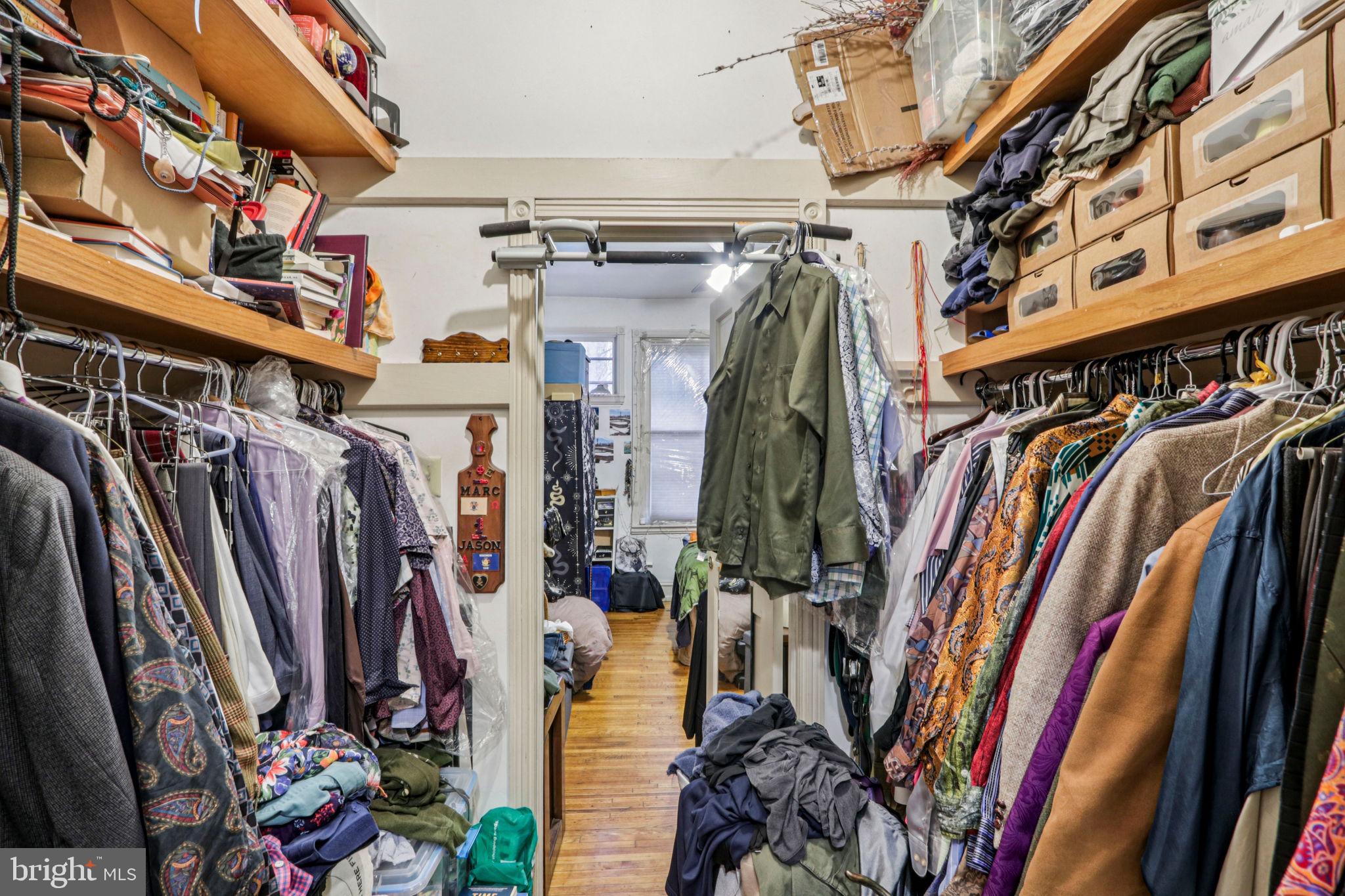 UNIVERSITY CITY - Commercial Sale