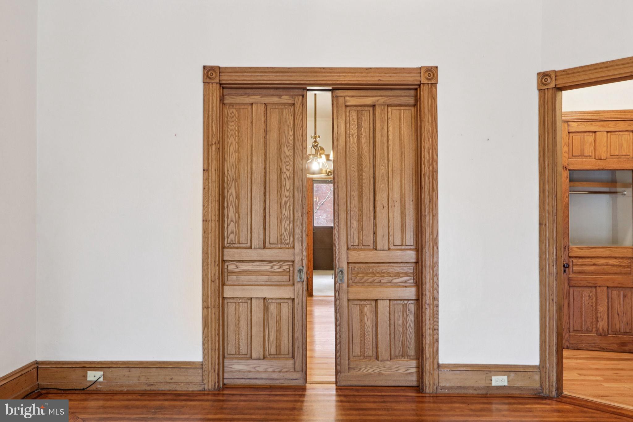 UNIVERSITY CITY - Commercial Sale