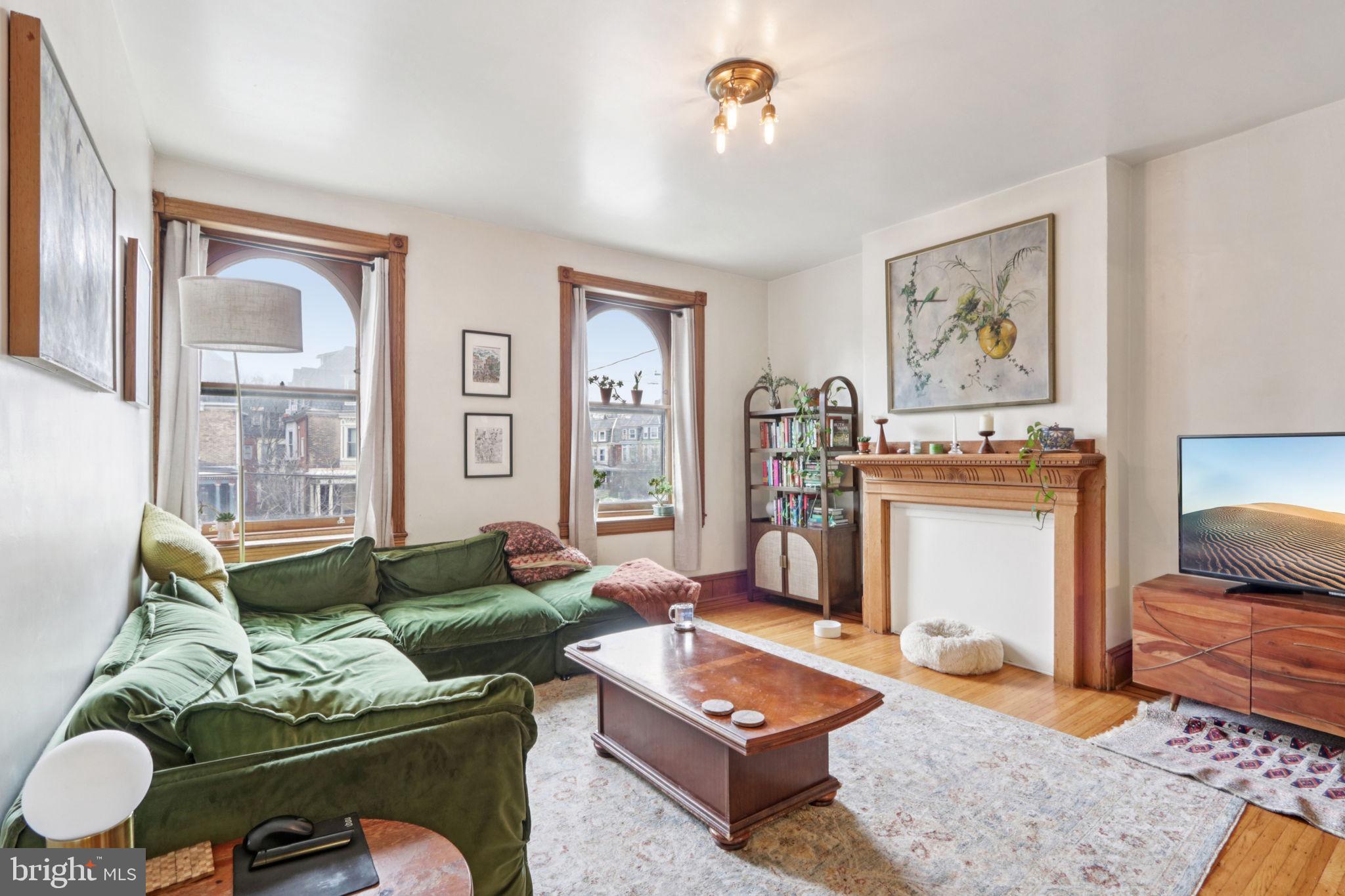 UNIVERSITY CITY - Commercial Sale