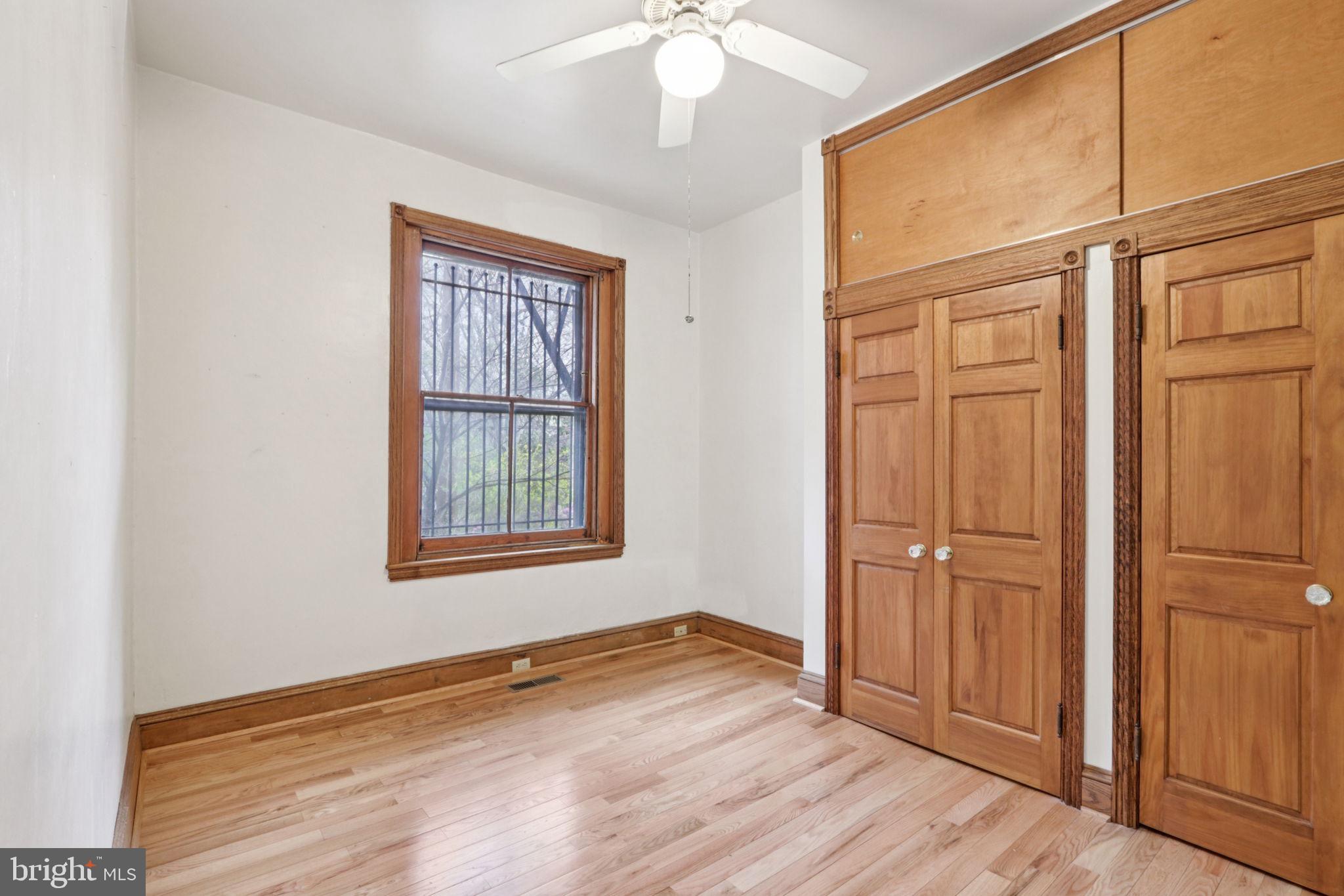 UNIVERSITY CITY - Commercial Sale