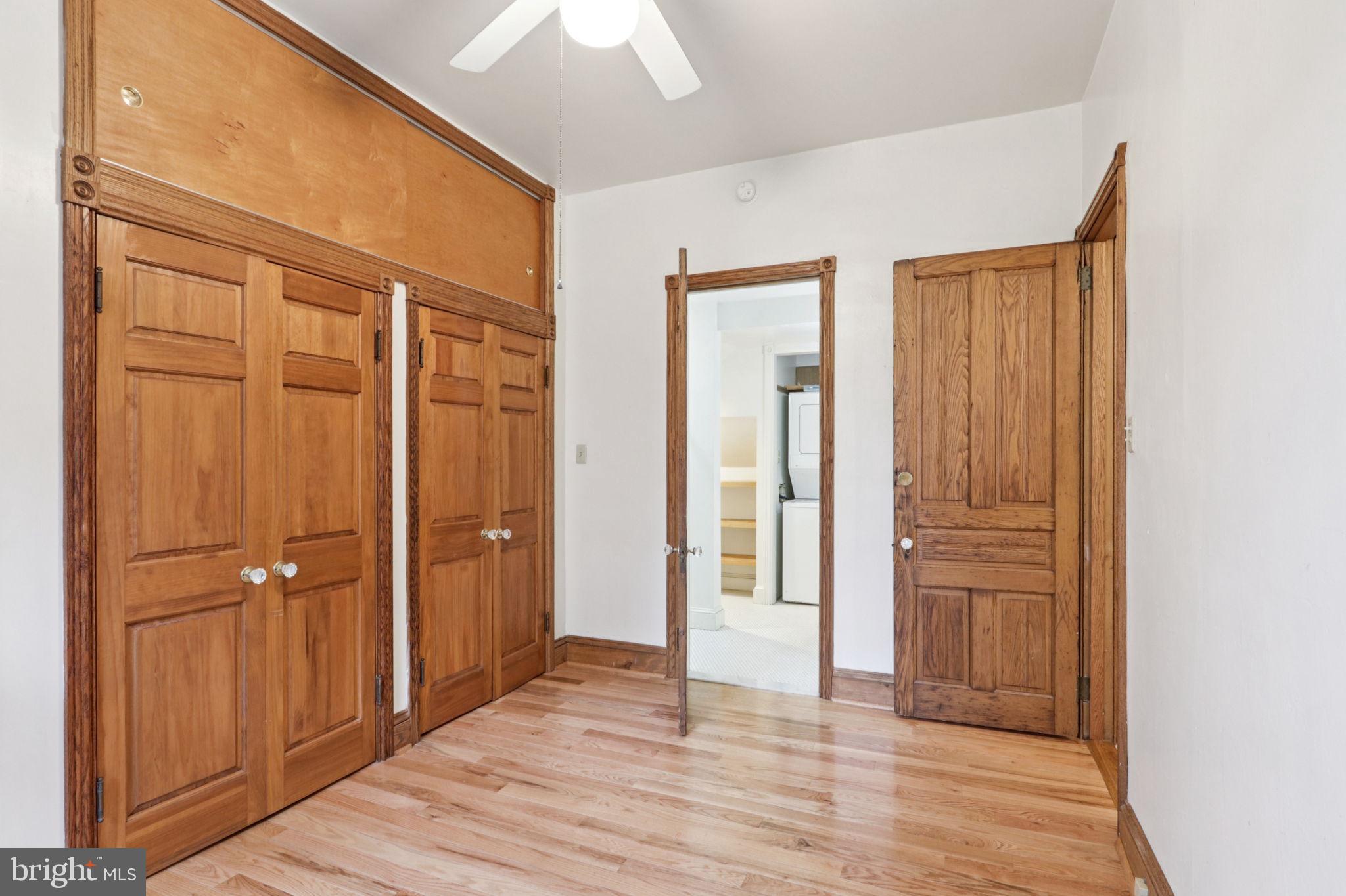 UNIVERSITY CITY - Commercial Sale